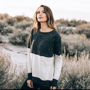 Avenue's Cozy Casual Charcoal Grey Oatmeal Flecked Color Block Sweater Size M/L